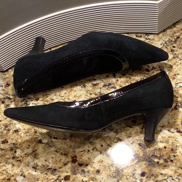 Gabor suede leather with patent leather trim kitten heel - Picture 5 of 6